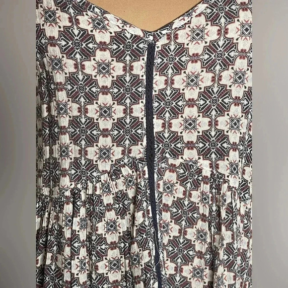 Rue‎ 21 Peplum Top - Picture 3 of 4